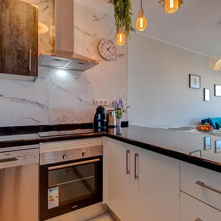 Apartment Paradise View Family By Altamarhomes *