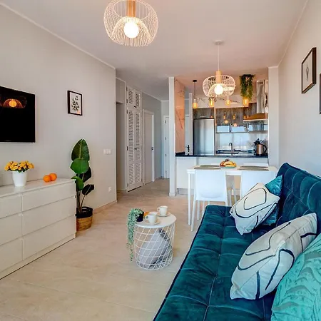 Paradise View Family By Altamarhomes アデヘ